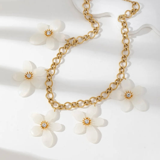 Necklace Bold Bloom